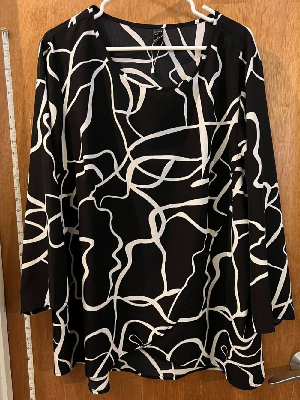 🐻Size 4XL - Emory Rose - Black and White Pullover Blouse